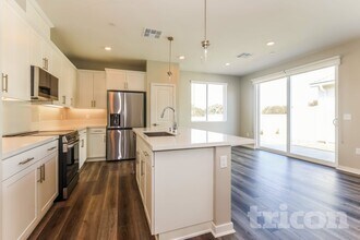 639 Citron St in Corona, CA - Building Photo - Building Photo