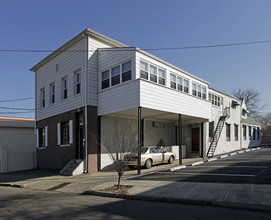 634 Stuyvesant Ave in Lyndhurst, NJ - Building Photo - Building Photo