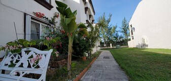 1180 NW 125th Path, Unit 1180 in Miami, FL - Building Photo