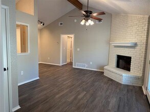 535 Essex Pl in Euless, TX - Building Photo - Building Photo