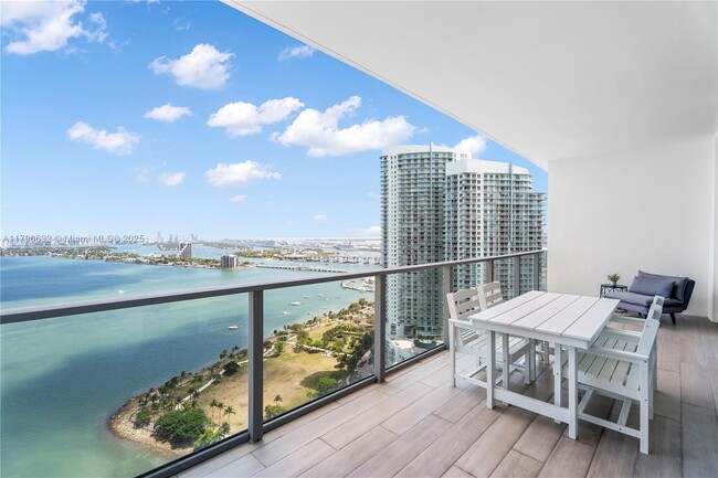 property at 2020 N Bayshore Dr