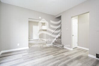 924 E Dayton St in South Bend, IN - Foto de edificio - Building Photo