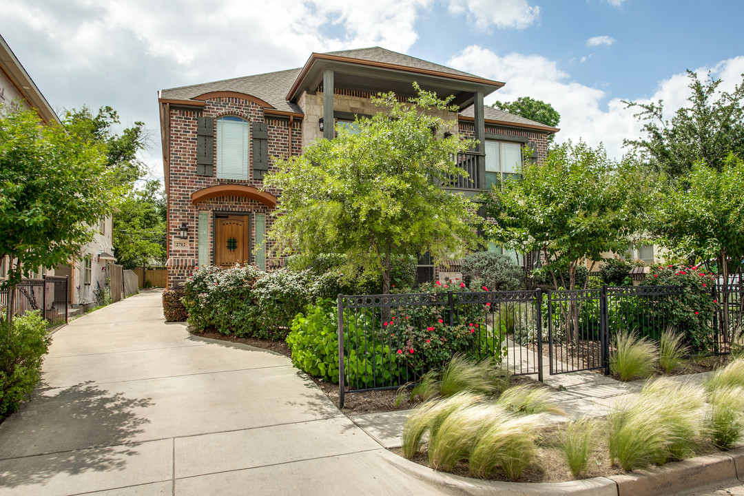 2710 Lubbock Ave in Fort Worth, TX - Building Photo