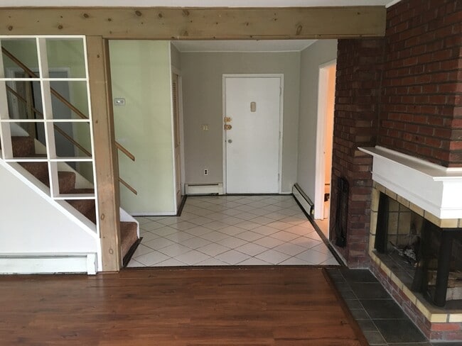 35 Red Berry Rd in Levittown, PA - Building Photo - Building Photo