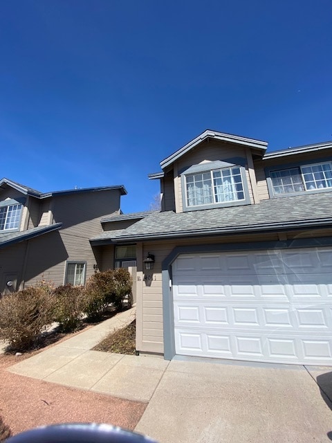 4011 E Village Cir