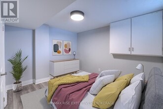 258 Kingscourt Ave in Kingston, ON - Building Photo - Building Photo