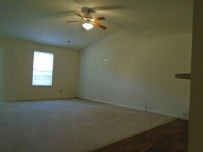 21083 Harbor Ln in St. Robert, MO - Building Photo - Building Photo