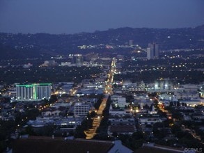 1705 Cam De Villas in Burbank, CA - Building Photo - Building Photo