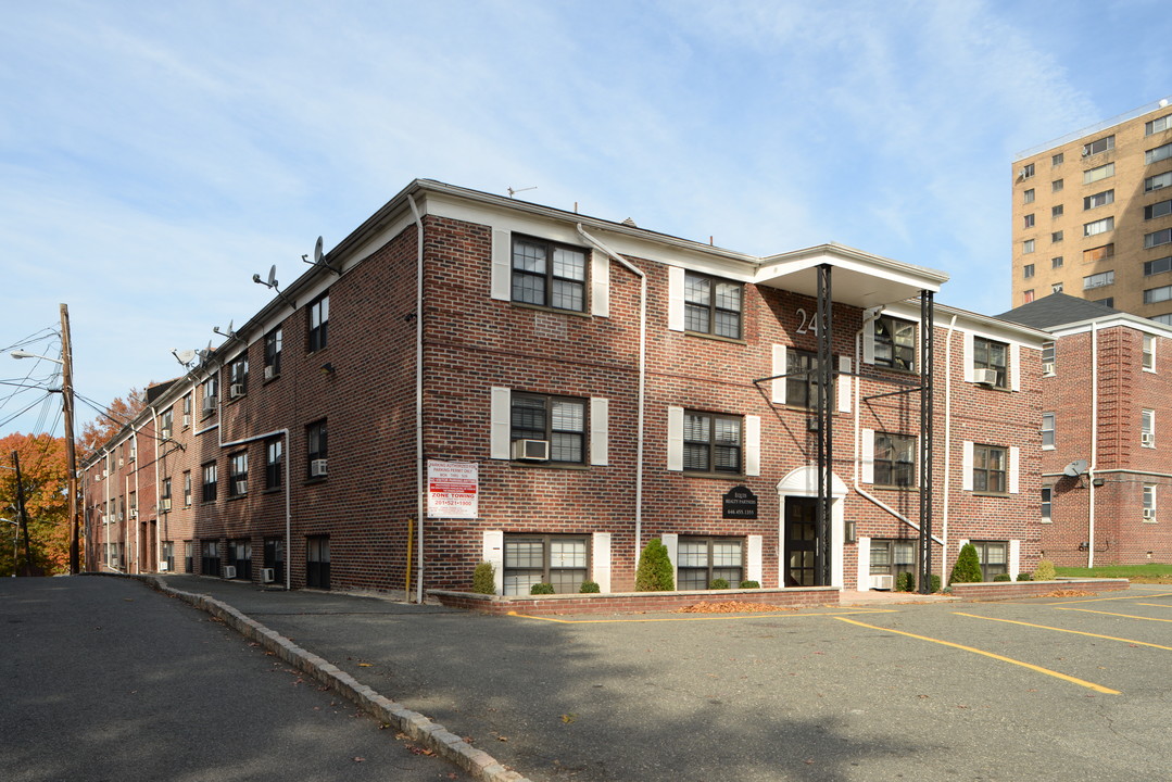 249 Prospect St in East Orange, NJ - Building Photo