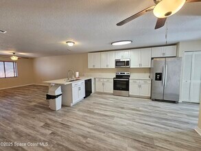 206 Cherie Down Ln in Cape Canaveral, FL - Building Photo - Building Photo