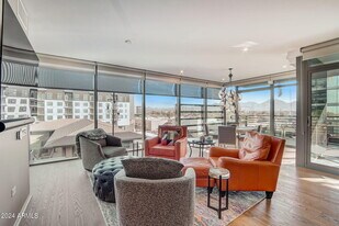 7120 E Kierland Blvd in Scottsdale, AZ - Building Photo
