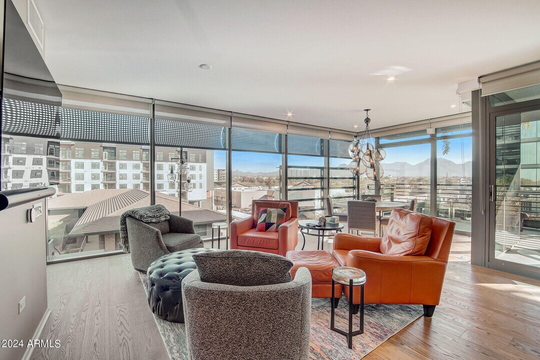 7120 E Kierland Blvd in Scottsdale, AZ - Building Photo