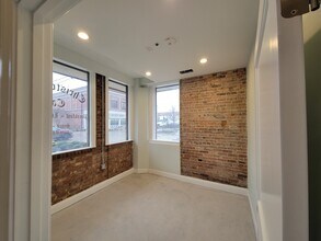 217 N Queen St-Unit -A in Kinston, NC - Building Photo - Building Photo