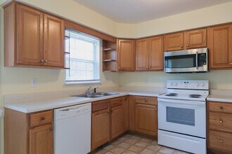 3041 Dixon Rd in Durham, NC - Foto de edificio - Building Photo