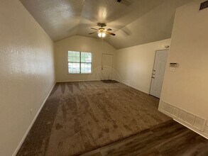 2204 Wright Way in Killeen, TX - Building Photo - Building Photo