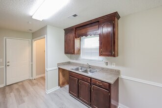 202 Brook Wind Dr in Hazel Green, AL - Foto de edificio - Building Photo