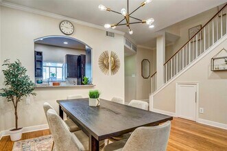 5859 Frankford Rd in Dallas, TX - Foto de edificio - Building Photo