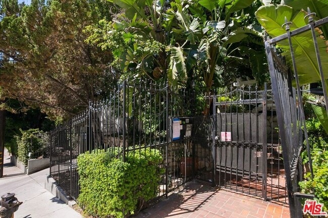 property at 1323 N Olive Dr