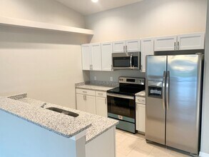 2830 SW 7th Pl in Cape Coral, FL - Building Photo - Building Photo