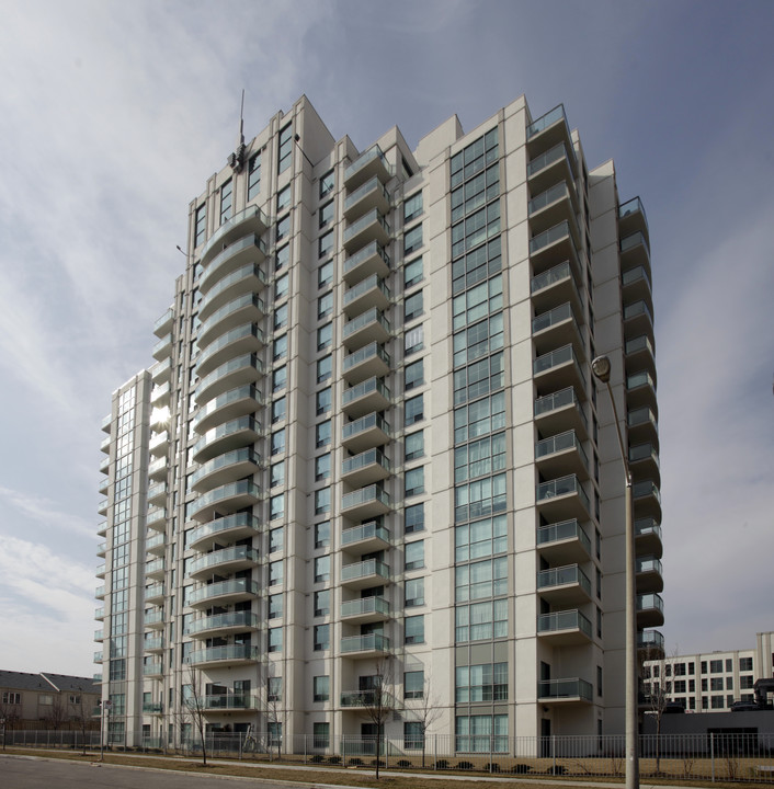 Markham Place in Toronto, ON - Building Photo