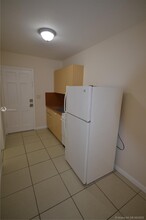 700 NE 85th St-Unit -12 in Miami, FL - Building Photo - Building Photo