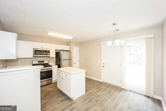 3364 Sable Chase Ln in Atlanta, GA - Building Photo - Building Photo