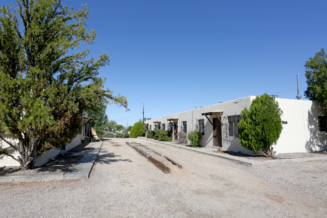 521-525 Cedar St SE in Albuquerque, NM - Foto de edificio