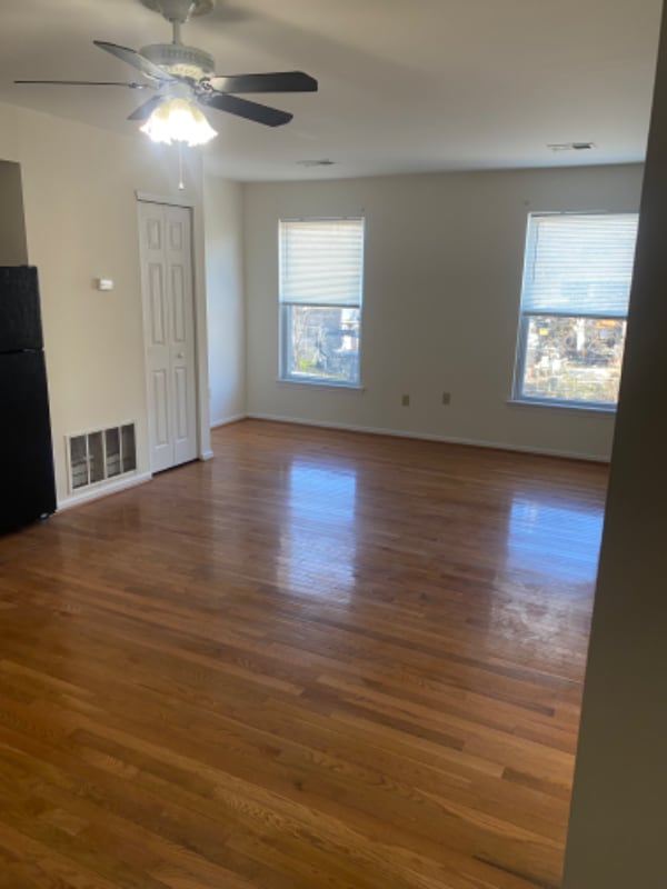 9309 James St in Philadelphia, PA - Foto de edificio - Building Photo