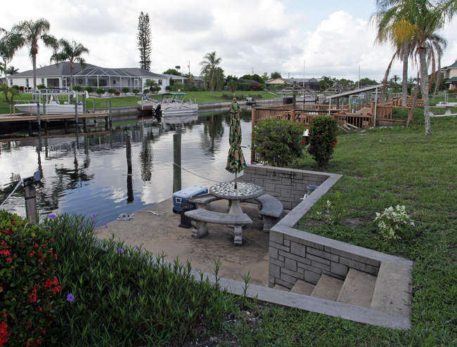 Jannel Apartments in Cape Coral, FL - Building Photo - Building Photo