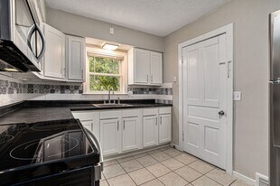 1701 S Park St in Kalamazoo, MI - Building Photo