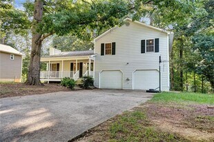 377 Jamie Dr in Hiram, GA - Building Photo