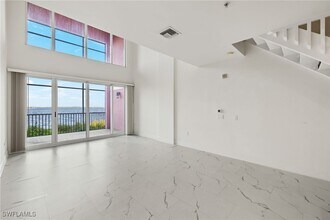 2745 First St, Unit 113 in Ft. Myers, FL - Building Photo - Building Photo