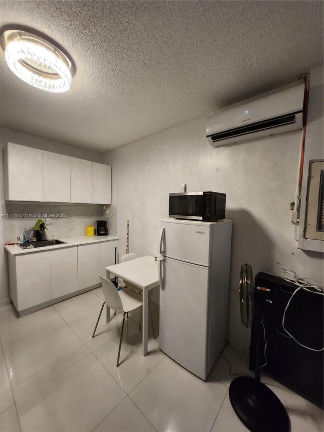 18088 SW 137th Path in Miami, FL - Building Photo - Building Photo