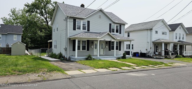 230 2nd St in Blakely, PA - Building Photo - Building Photo