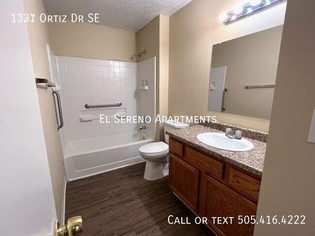 1327 Ortiz Dr SE in Albuquerque, NM - Building Photo - Building Photo
