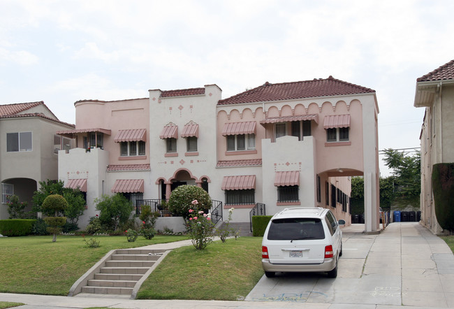 136-138 N New Hampshire Ave in Los Angeles, CA - Foto de edificio - Building Photo