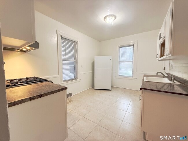 517 Brooks St in Bridgeport, CT - Building Photo - Building Photo