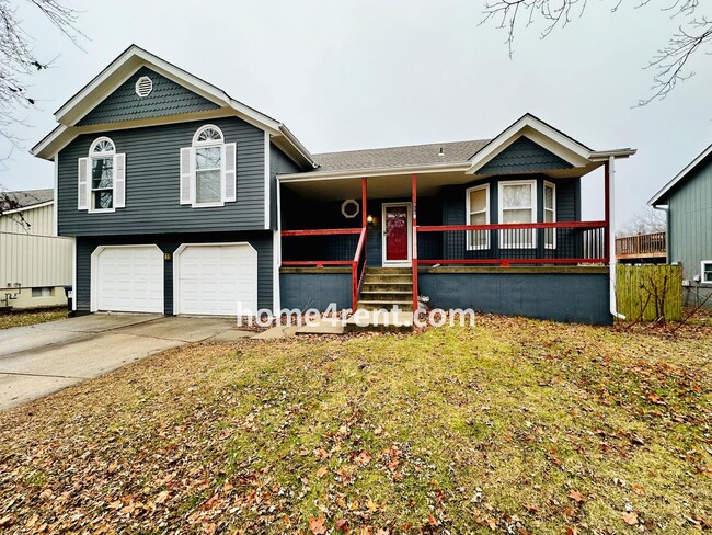 315 SE Timbercreek Ln in Lee's Summit, MO - Building Photo - Building Photo