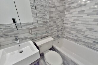 432 E 13th St in New York, NY - Building Photo - Building Photo
