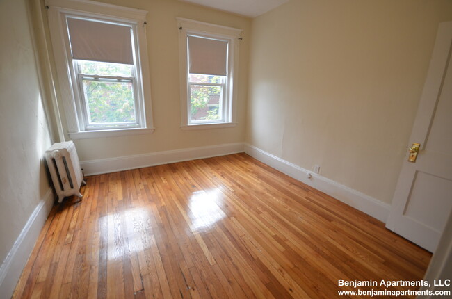 1330 Commonwealth Ave, Unit 24 in Boston, MA - Building Photo - Building Photo