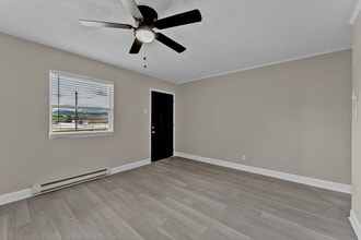 Secret City Apartments in Oak Ridge, TN - Building Photo - Building Photo