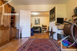 42 Orchard Rd, Unit 2 in Brookline, MA - Building Photo