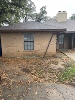 716 Woodland Ct in Kennedale, TX - Building Photo