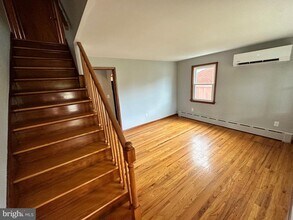 320 Barclay Ave in Morrisville, PA - Building Photo - Building Photo