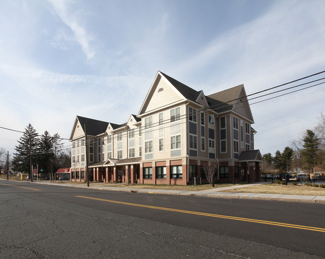 Center Street Apartments in Manchester, CT - Building Photo - Building Photo