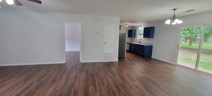 386 Lamaloa Ln in Bastrop, TX - Building Photo - Building Photo