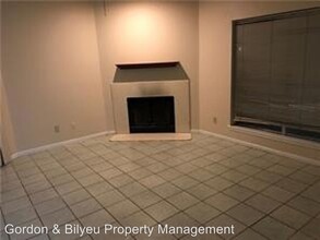 2450 Wickersham Ln in Austin, TX - Building Photo - Building Photo