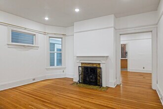 2338 NW Hoyt St in Portland, OR - Foto de edificio - Building Photo