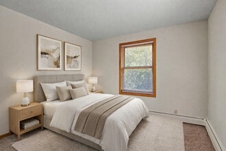 Plymouth Square in Plymouth, MN - Foto de edificio - Building Photo