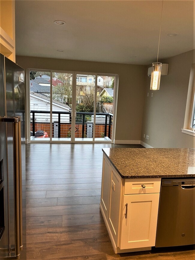 property at 2380 Willamette St